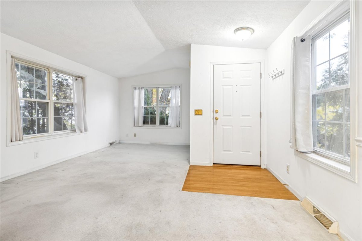 124 B Cardinal Lane Sandwich, IL 60548 - Photo 2 of 17