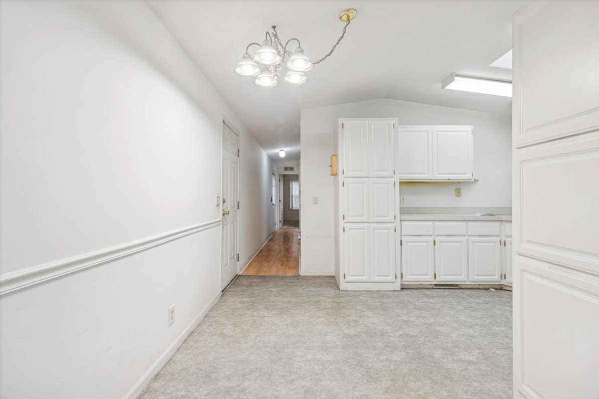 124 B Cardinal Lane Sandwich, IL 60548 - Photo 6 of 17