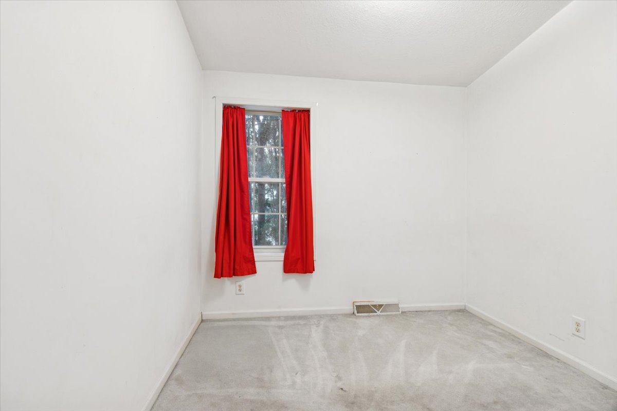 124 B Cardinal Lane Sandwich, IL 60548 - Photo 10 of 17