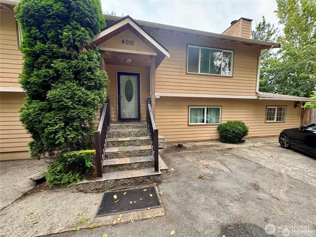 $4,400 | 4016 Burton Place West, Seattle, WA 98199