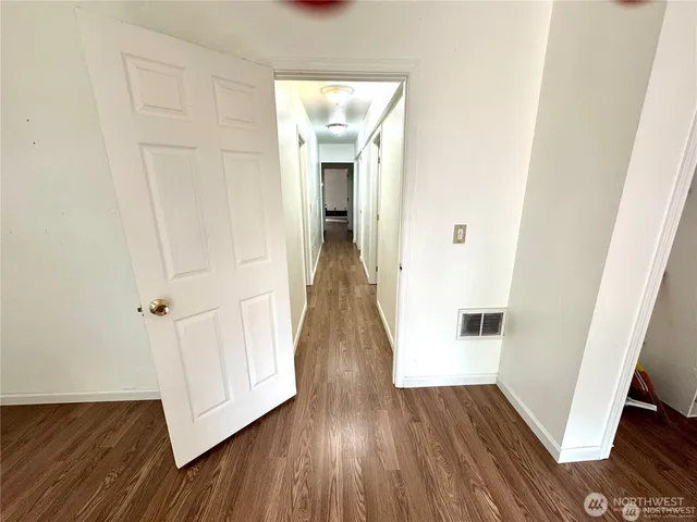 $4,400 | 4016 Burton Place West, Seattle, WA 98199