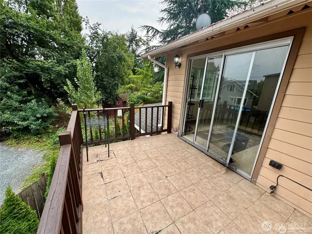 $4,400 | 4016 Burton Place West, Seattle, WA 98199