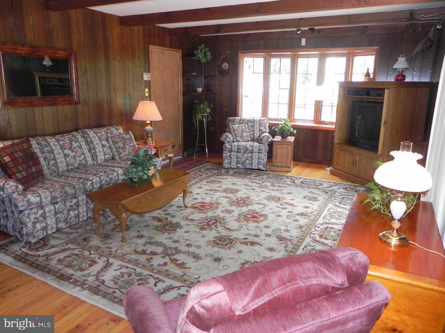 307 Wrights Road Newtown, PA 18940 - Photo 18 of 25 Gallery Image 18