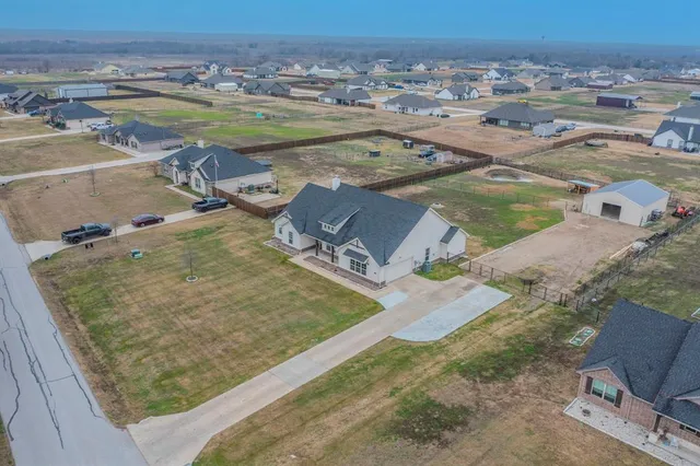 a view of a tennis court
