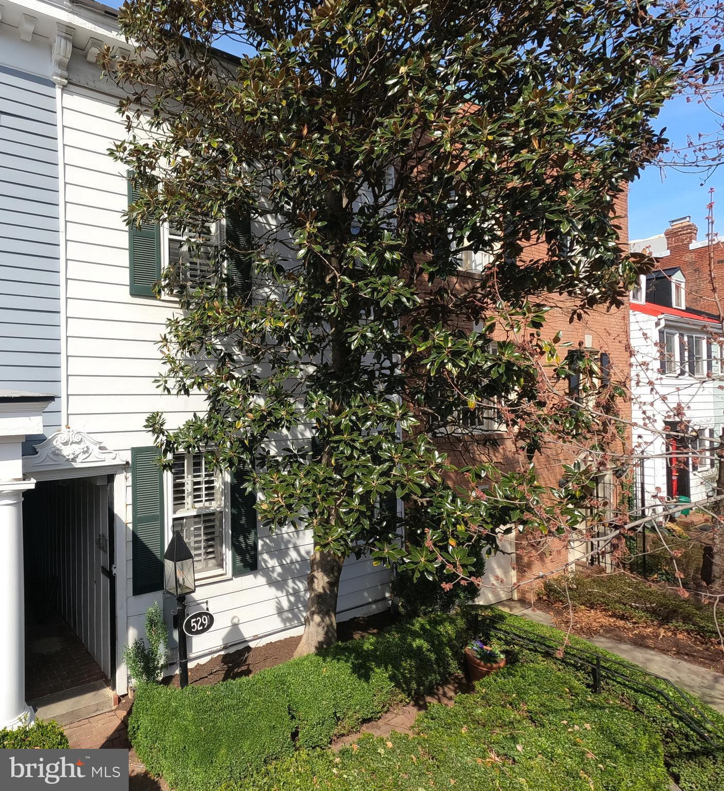 529 6th Street Southeast Washington, DC 20003 - Photo 3 of 41