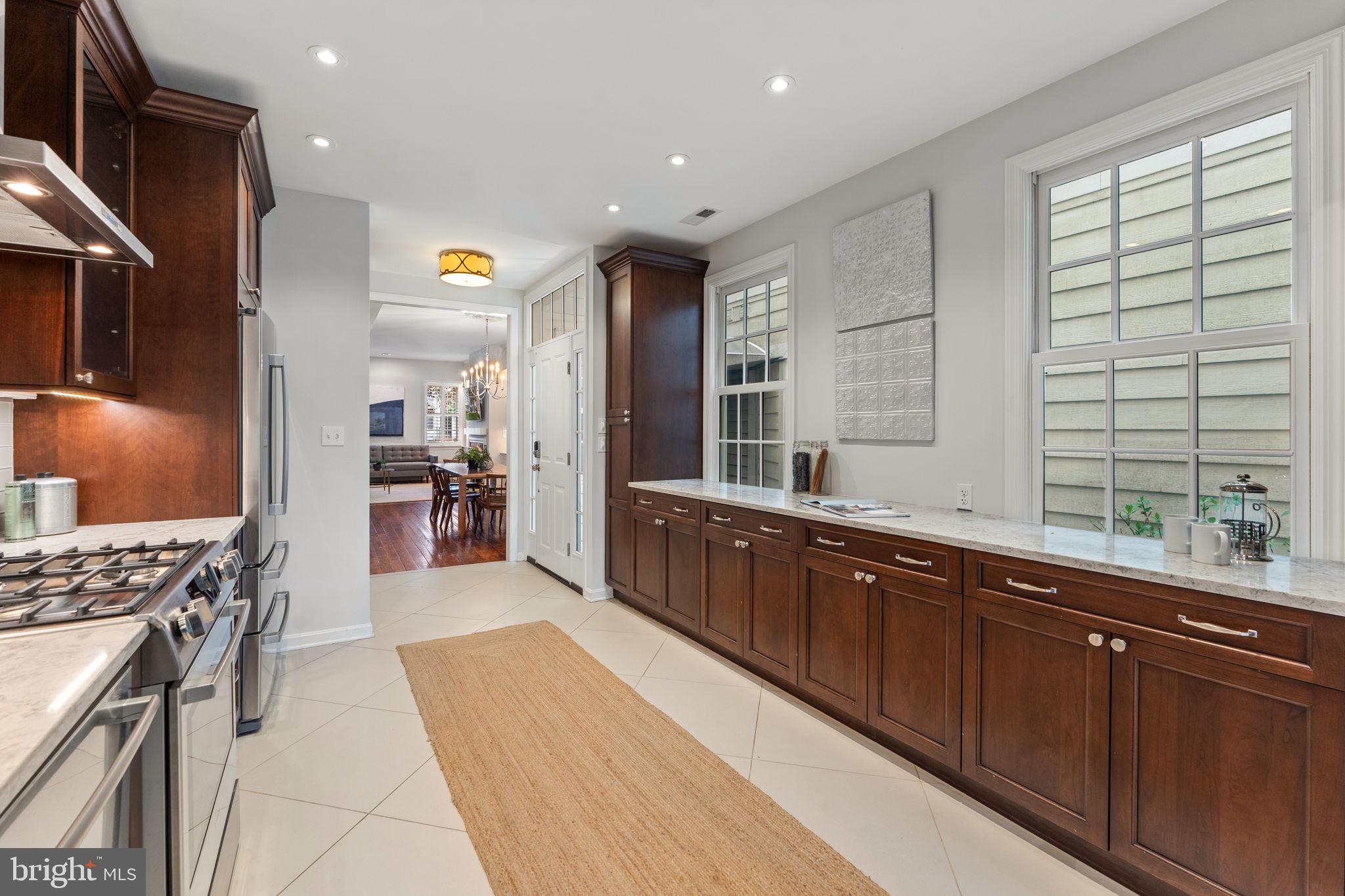 529 6th Street Southeast Washington, DC 20003 - Photo 10 of 41