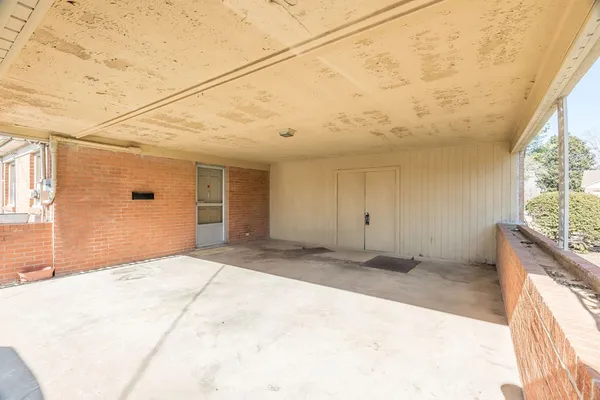a view of a house with a outdoor space