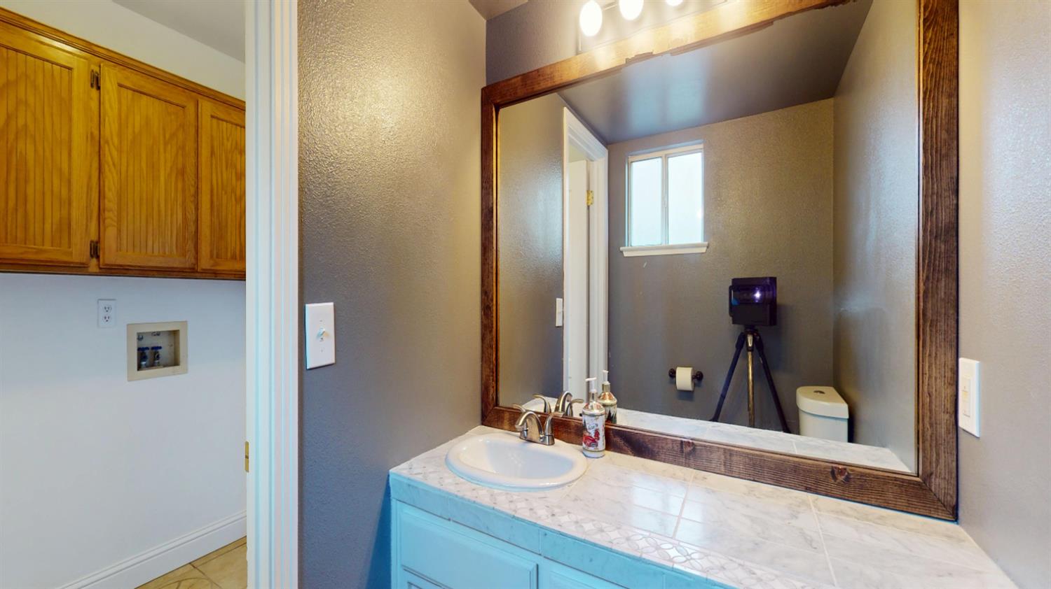 4622 West Griffith Way Fresno, CA 93722 - Photo 13 of 36