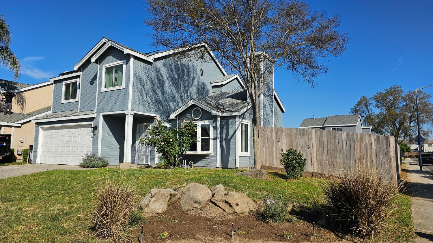 4622 West Griffith Way Fresno, CA 93722 - Photo 2 of 36