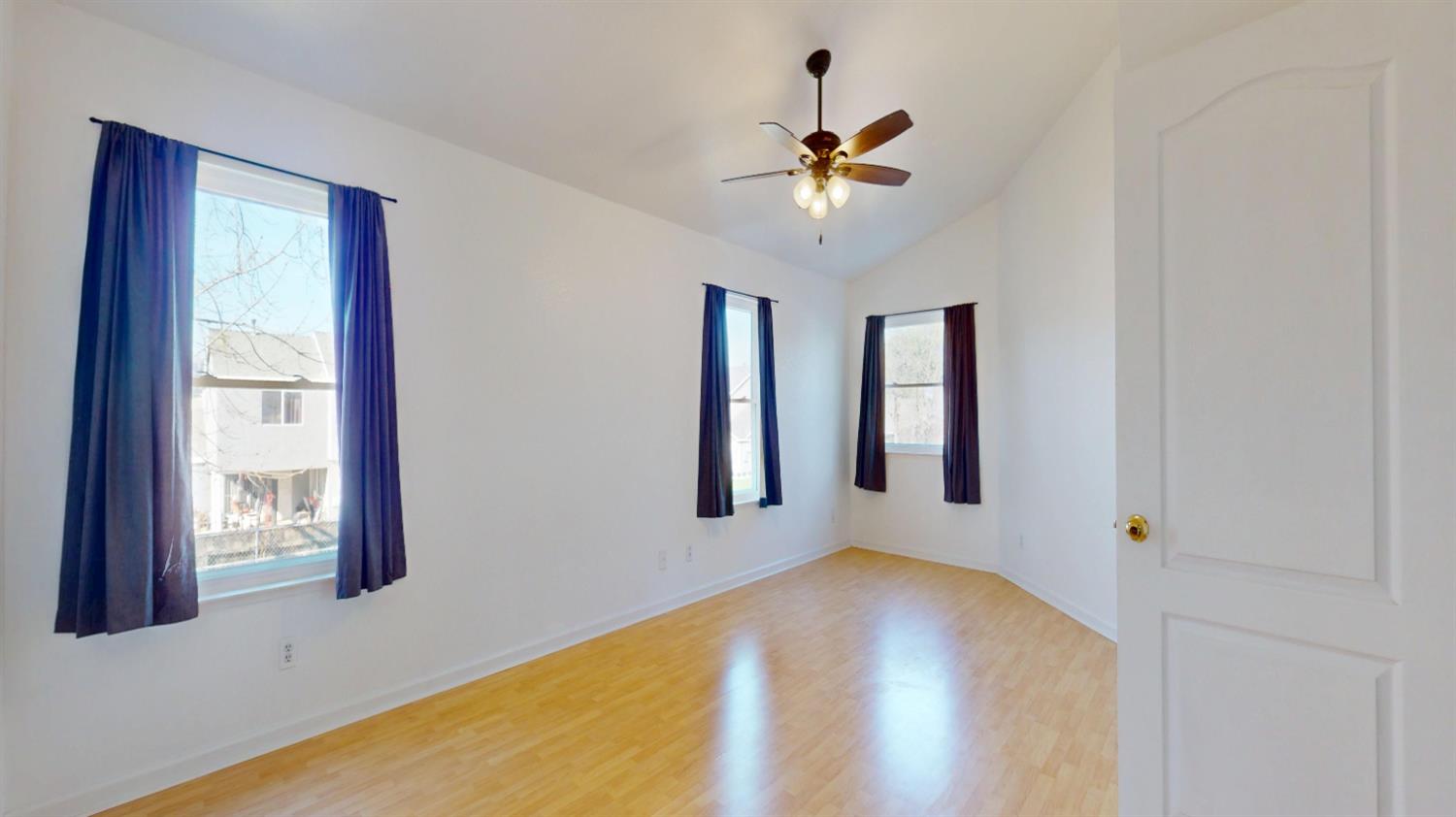 4622 West Griffith Way Fresno, CA 93722 - Photo 22 of 36