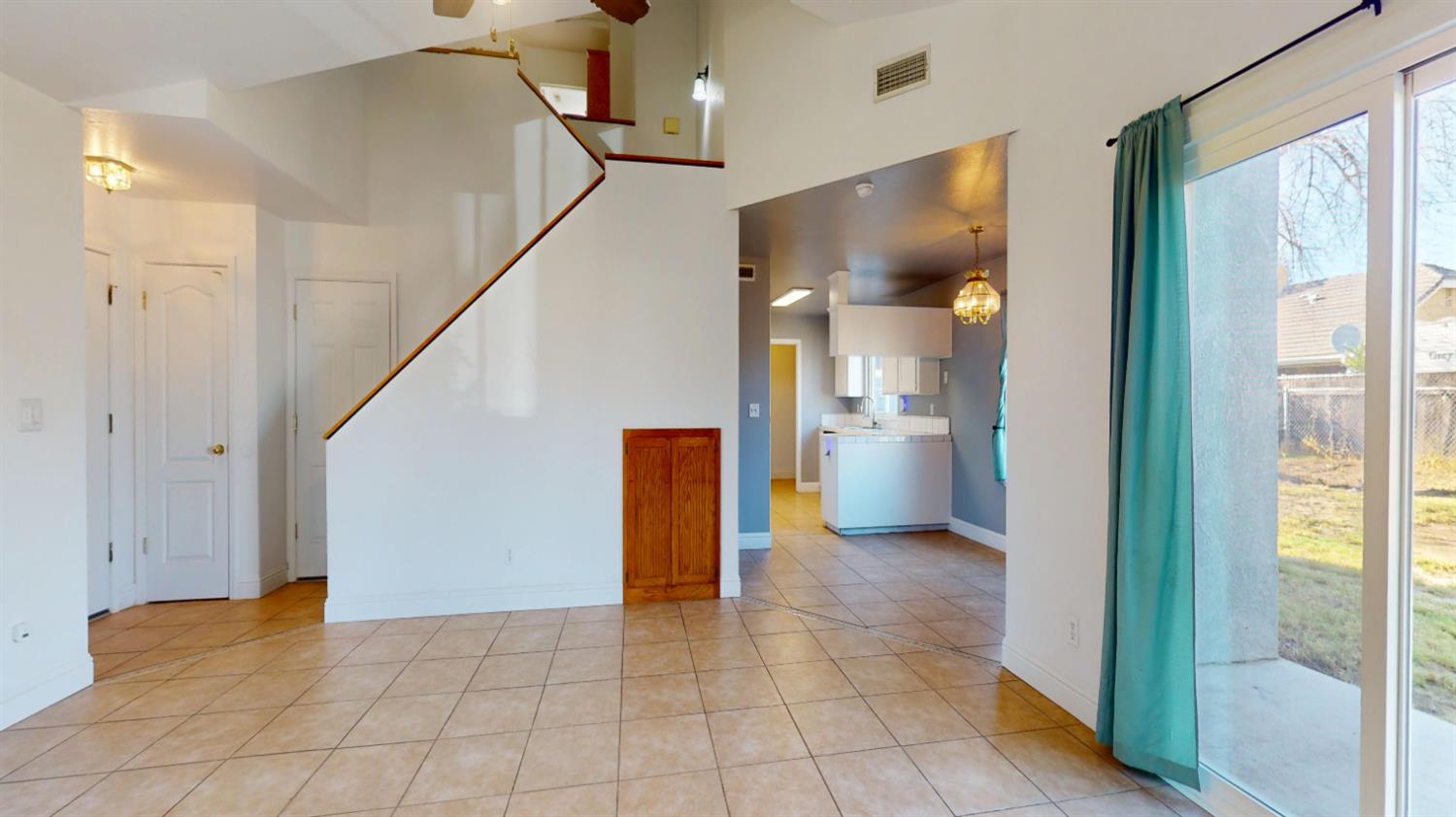 4622 West Griffith Way Fresno, CA 93722 - Photo 5 of 36