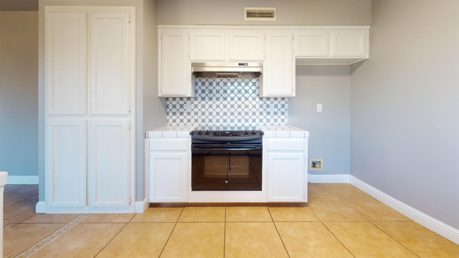 4622 West Griffith Way Fresno, CA 93722 - Photo 8 of 36