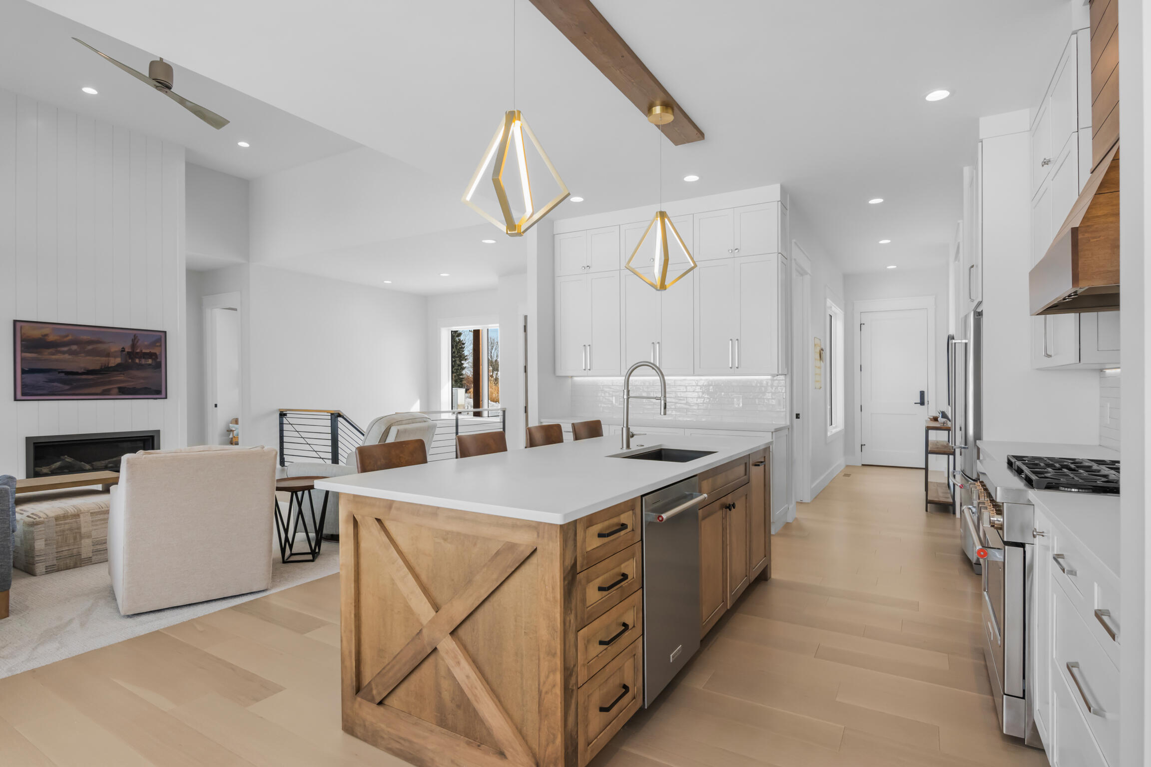 504 South East Silver Lake Road Traverse City, MI 49685 - Photo 15 of 66 14-Scene-11