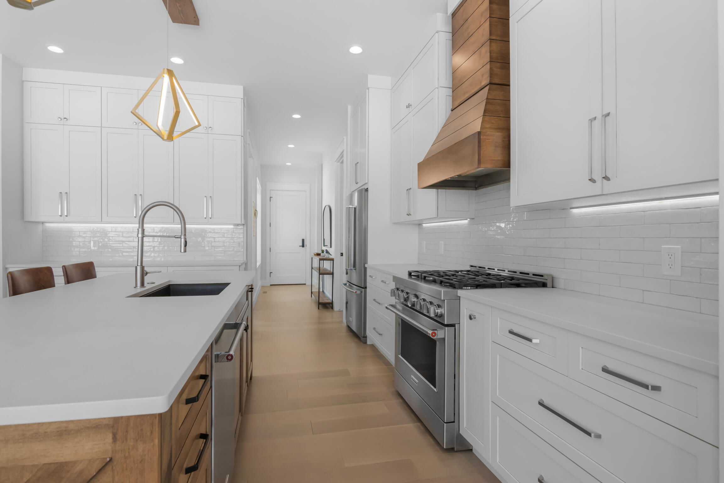 504 South East Silver Lake Road Traverse City, MI 49685 - Photo 16 of 66 15-Scene-12