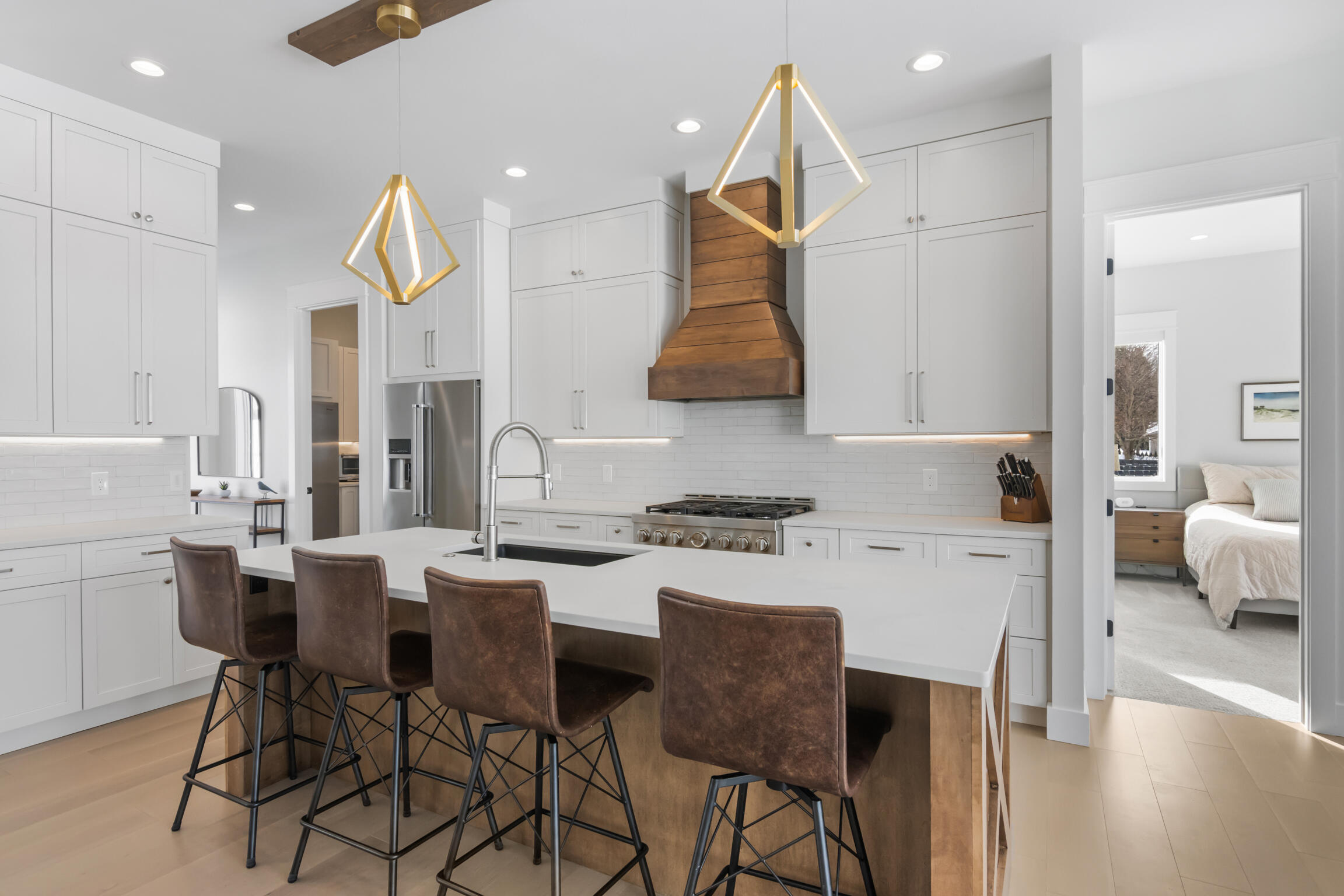 504 South East Silver Lake Road Traverse City, MI 49685 - Photo 17 of 66 16-Scene-13