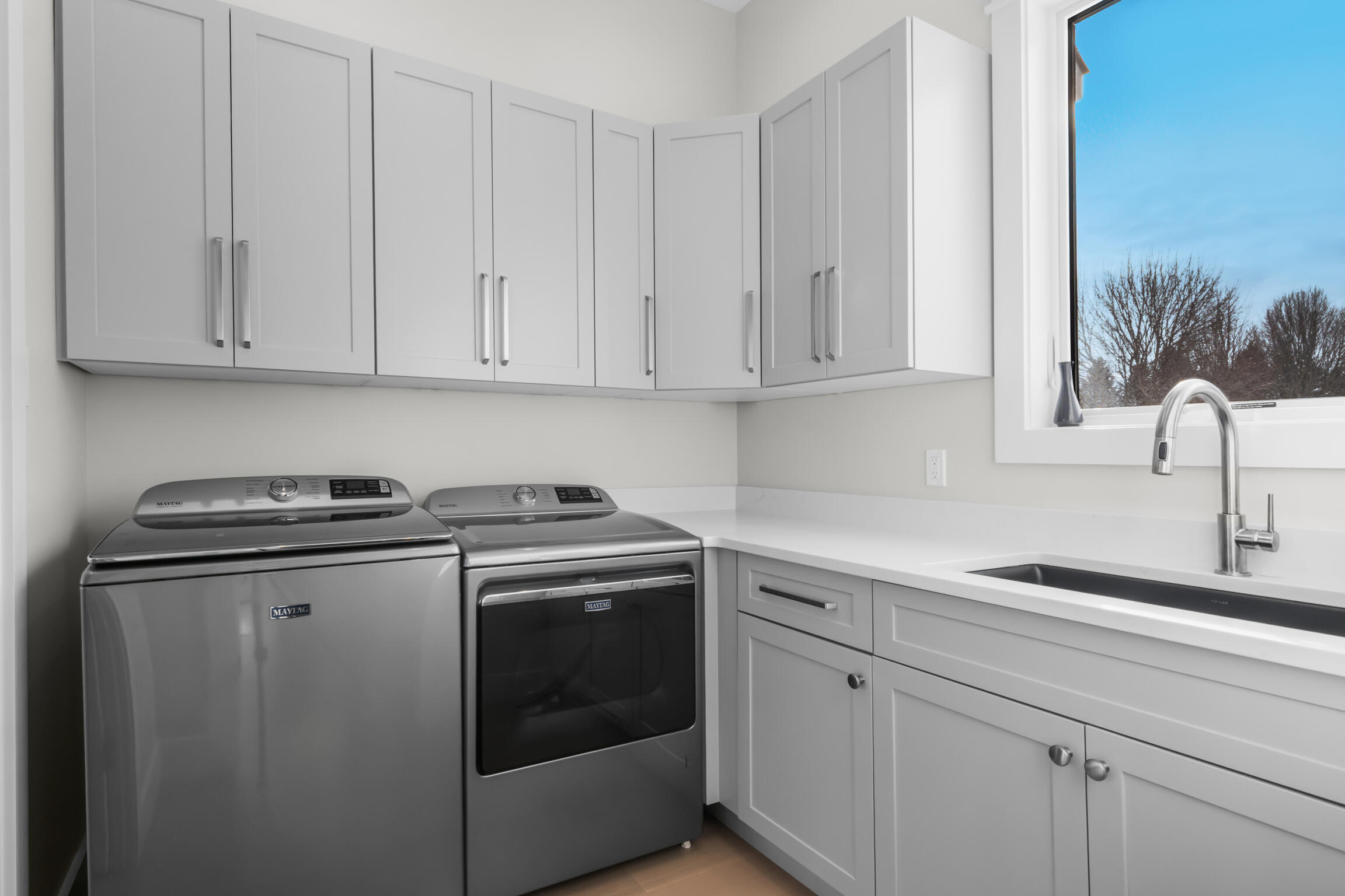 504 South East Silver Lake Road Traverse City, MI 49685 - Photo 34 of 72 28-Scene-25