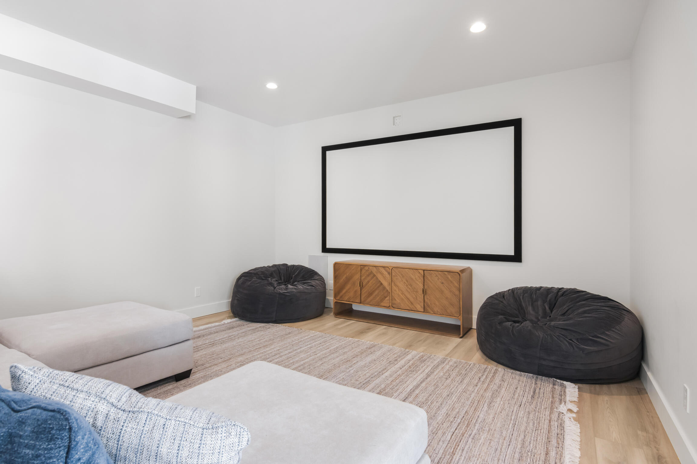 504 South East Silver Lake Road Traverse City, MI 49685 - Photo 45 of 66 49-Scene-46