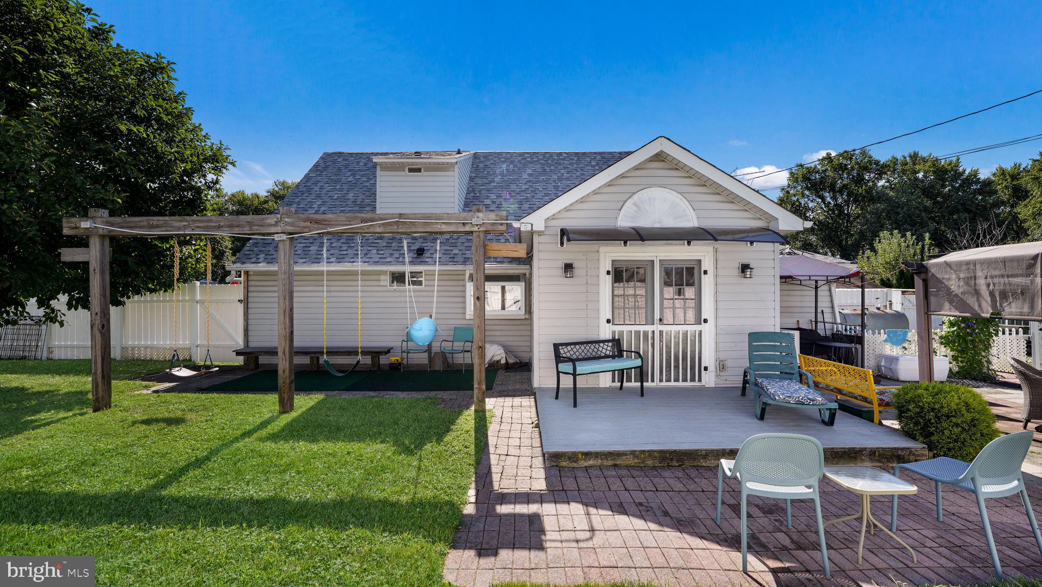 107 Hollow Road Levittown, PA 19056 - Photo 15 of 23 Gallery Image 15