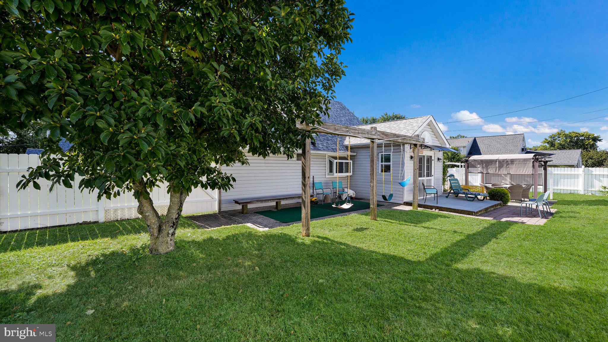 107 Hollow Road Levittown, PA 19056 - Photo 18 of 23 Gallery Image 18