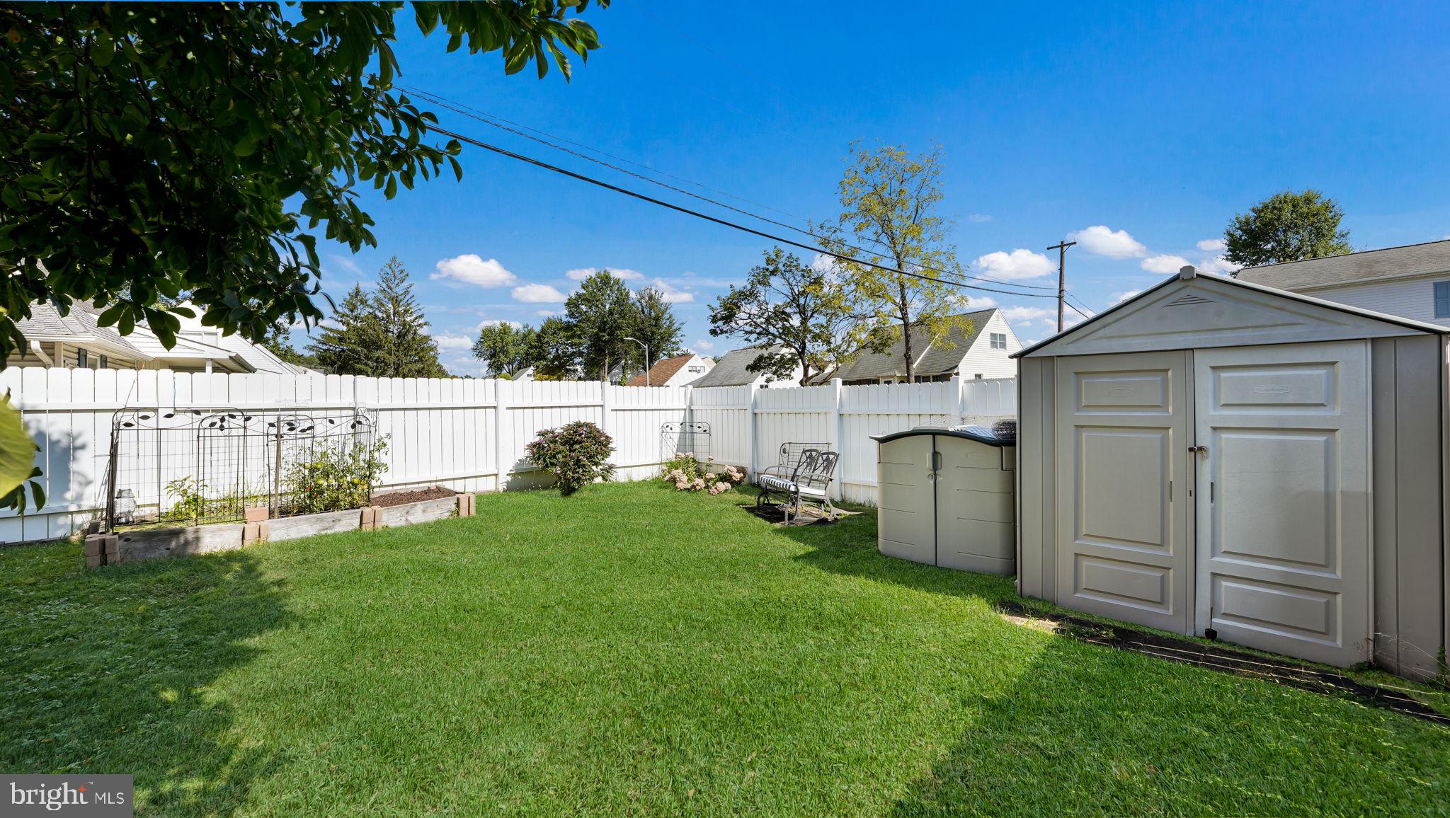 107 Hollow Road Levittown, PA 19056 - Photo 19 of 23 Gallery Image 19