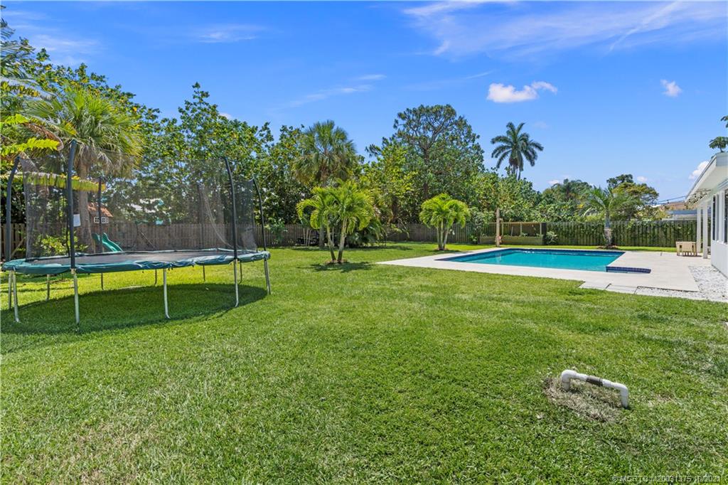 1383 Northwest Spruce Ridge Drive Stuart, FL 34994 - Photo 29 of 48 Gallery Image 29