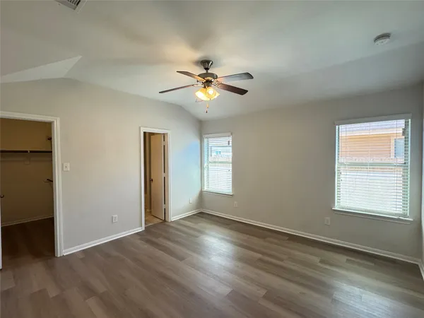 $1,800 | 7906 Emerald Oak Drive, Texas City, TX 77591