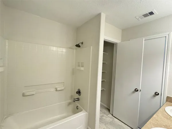 $1,800 | 7906 Emerald Oak Drive, Texas City, TX 77591