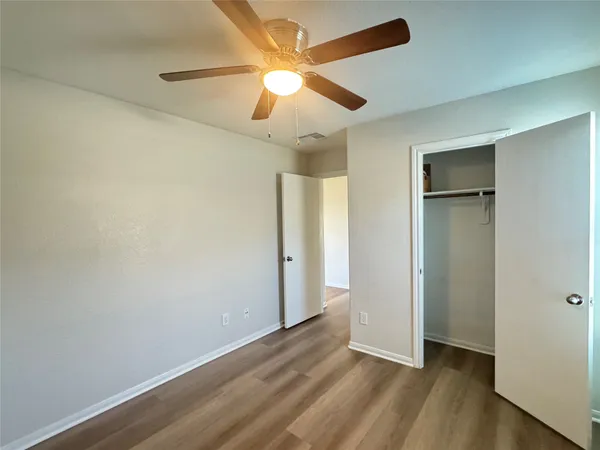 $1,800 | 7906 Emerald Oak Drive, Texas City, TX 77591