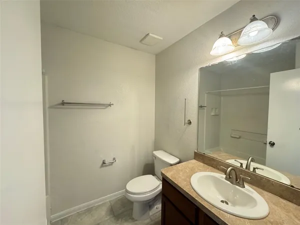 $1,800 | 7906 Emerald Oak Drive, Texas City, TX 77591