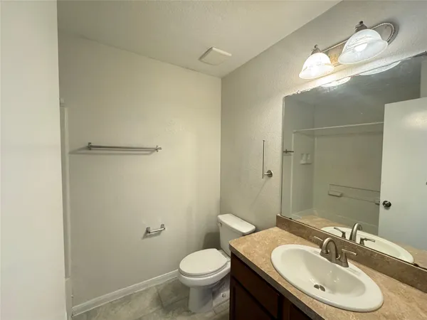 $1,800 | 7906 Emerald Oak Drive, Texas City, TX 77591