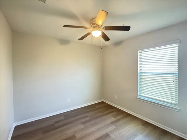 $1,800 | 7906 Emerald Oak Drive, Texas City, TX 77591