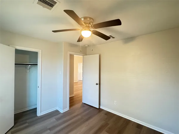 $1,800 | 7906 Emerald Oak Drive, Texas City, TX 77591