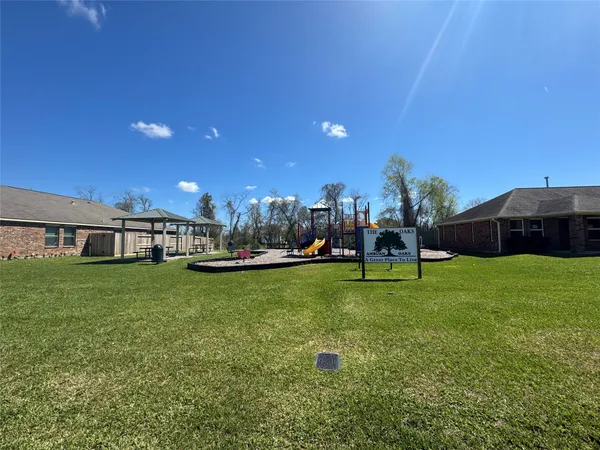 $1,800 | 7906 Emerald Oak Drive, Texas City, TX 77591