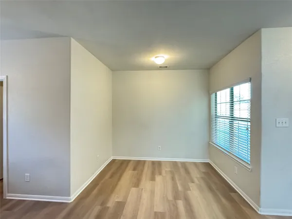 $1,800 | 7906 Emerald Oak Drive, Texas City, TX 77591