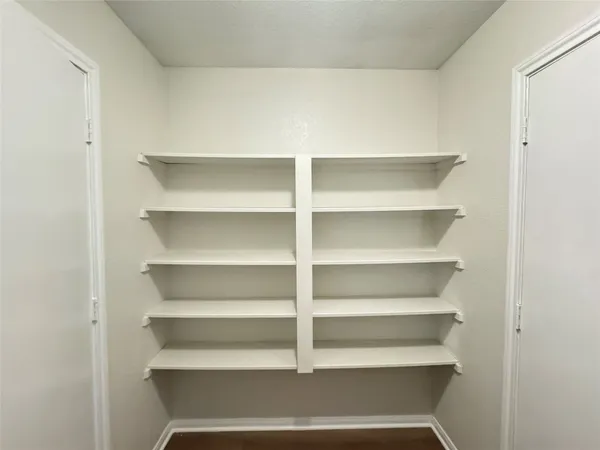 $1,800 | 7906 Emerald Oak Drive, Texas City, TX 77591