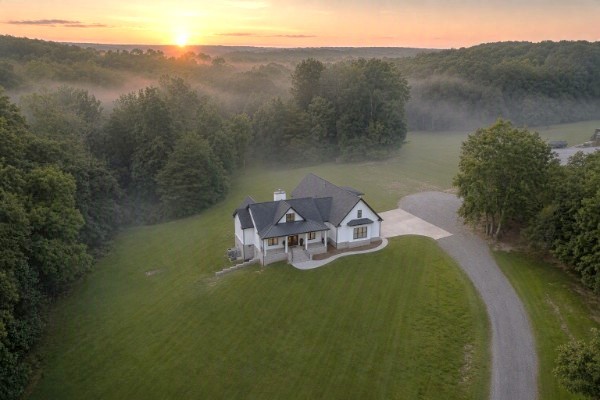 190 Jordan Cm Road Bon Aqua, TN 37025 - Photo 1 of 72 Gallery Image 1