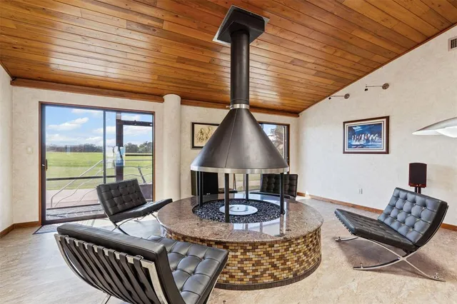 $1,600,000 | 1085 County Road 1960, Yantis, TX 75497