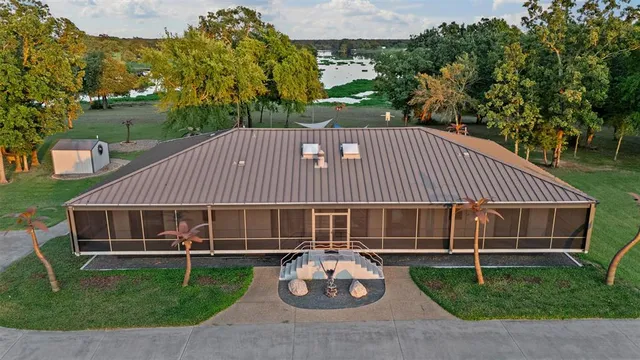 $1,600,000 | 1085 County Road 1960, Yantis, TX 75497