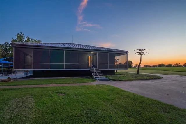 $1,600,000 | 1085 County Road 1960, Yantis, TX 75497