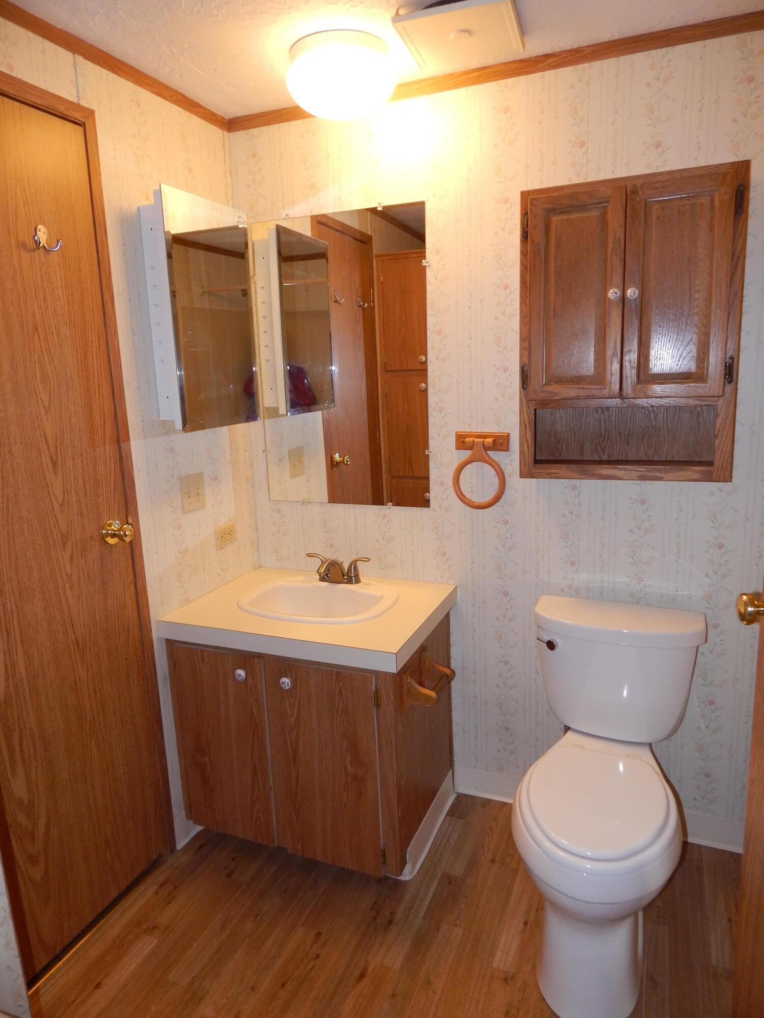 255 Colver Road, Unit 98 Talent, OR 97540 - Photo 13 of 26 Bath