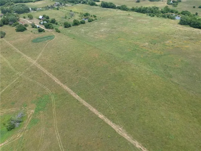 $340,000 | 1 West 271st Street, Paola, KS 66071