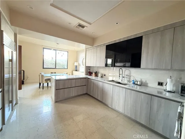 $4,680,000 | 345 East Colorado Boulevard, Unit 303, Pasadena, CA 91101