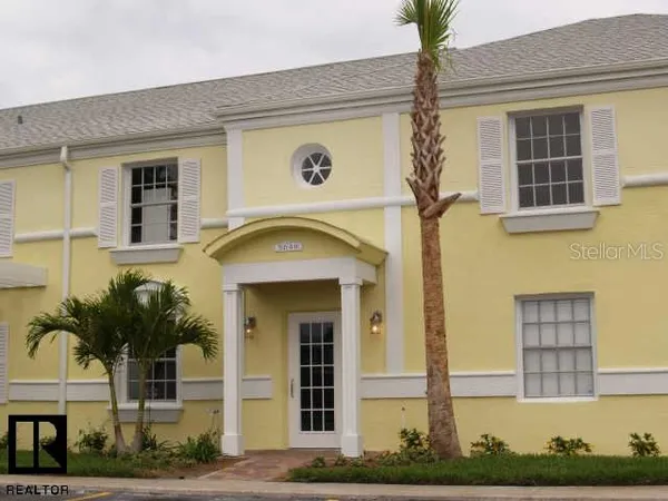 $2,950 | 5248 Beach Drive Southeast, Unit 5248, St. Petersburg, FL 33705