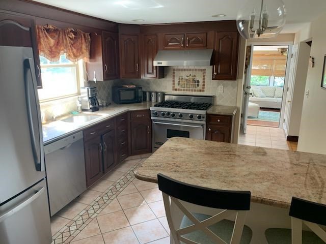 3 Sawyer Avenue Canton, MA 02021 - Photo 10 of 20