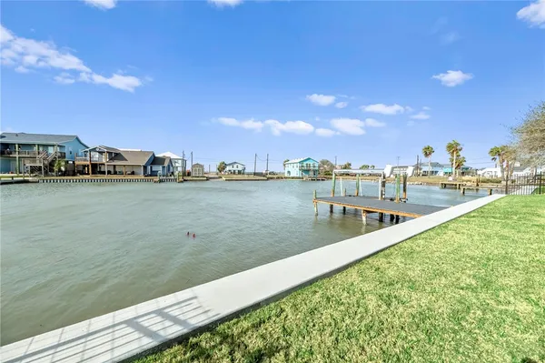 $829,500 | 316 Copano Ridge Road, Rockport, TX 78382