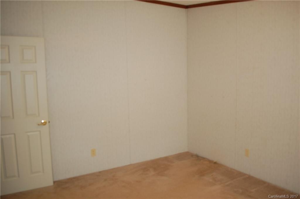 375 Smith Road Columbus, NC 28722 - Photo 22 of 24 a view of a small space