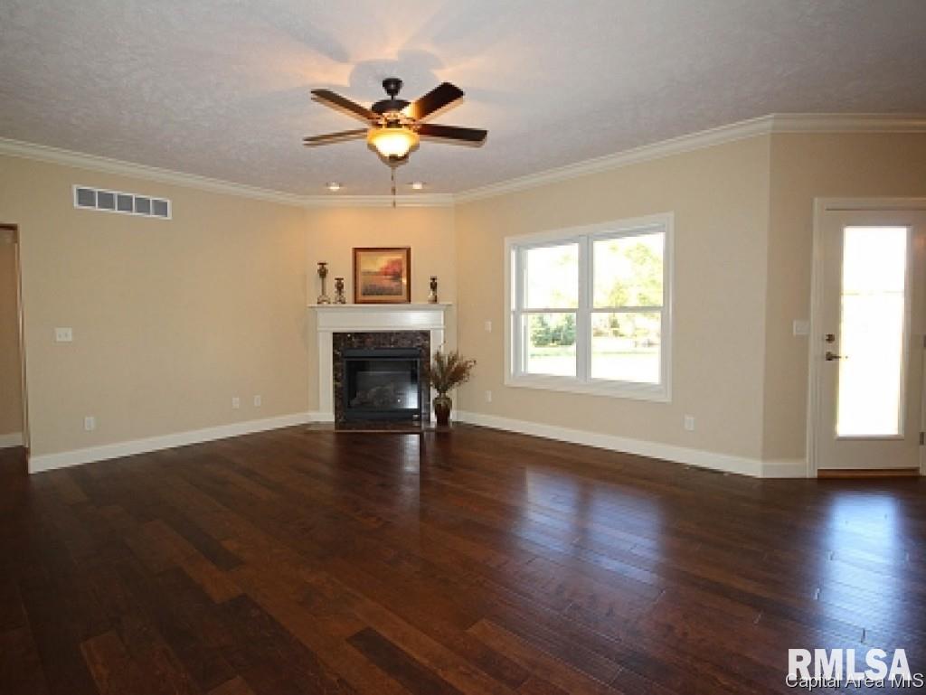 5601 Legacy Lane Springfield, IL 62711 - Photo 3 of 15 Gallery Image 3