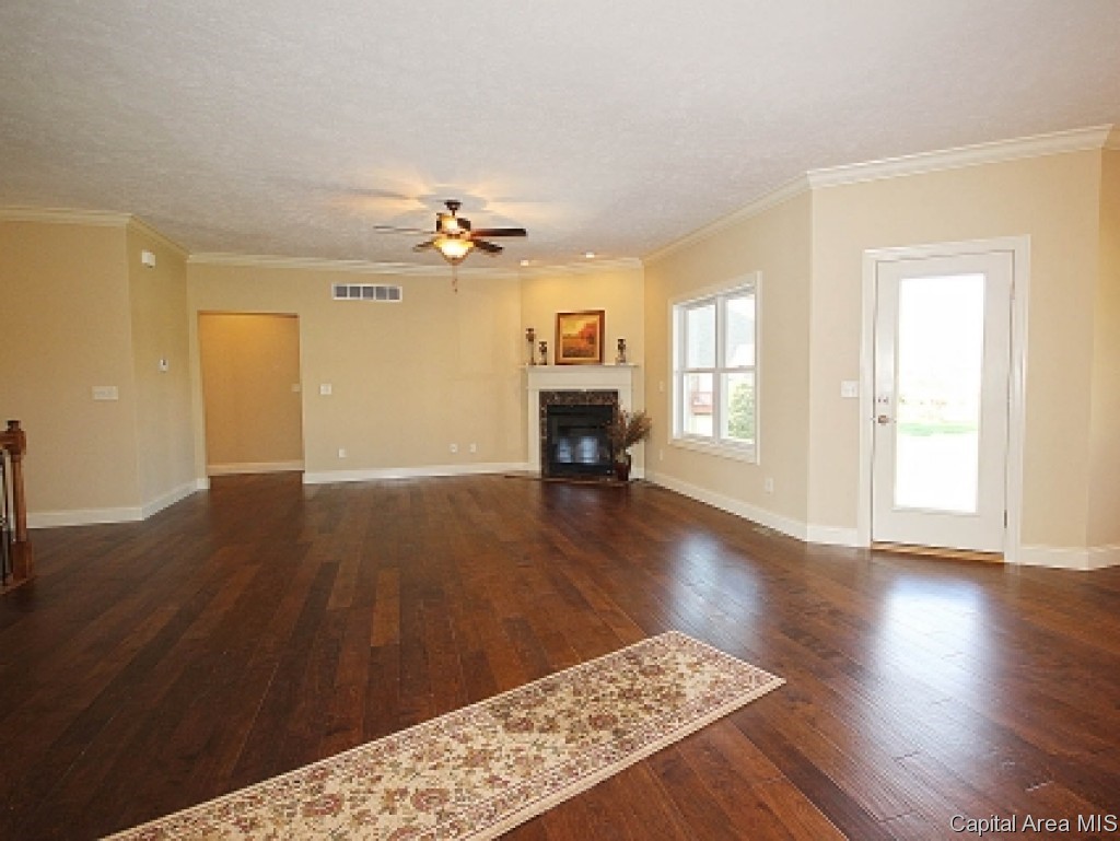 5601 Legacy Lane Springfield, IL 62711 - Photo 4 of 15 Gallery Image 4