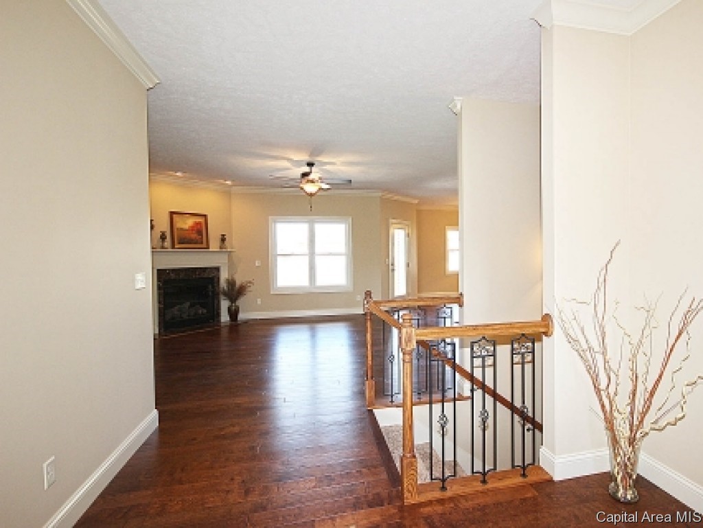 5601 Legacy Lane Springfield, IL 62711 - Photo 5 of 15 Gallery Image 5