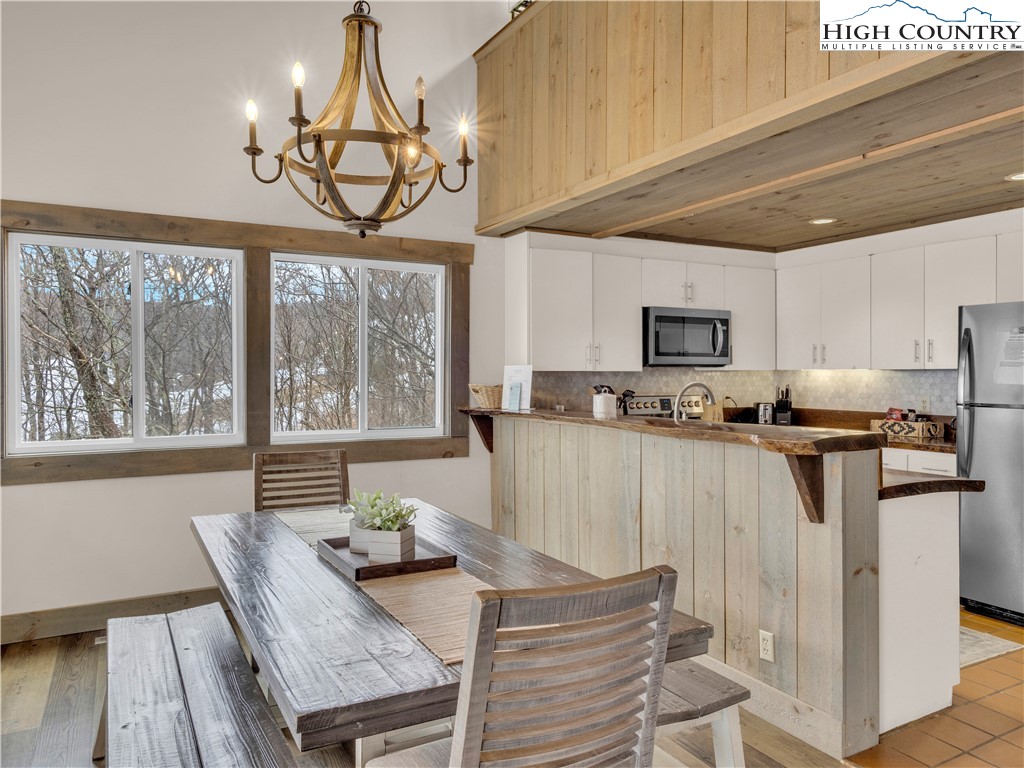 39 The Slopes Road Beech Mountain, NC 28604 - Photo 15 of 33 Gallery Image 15